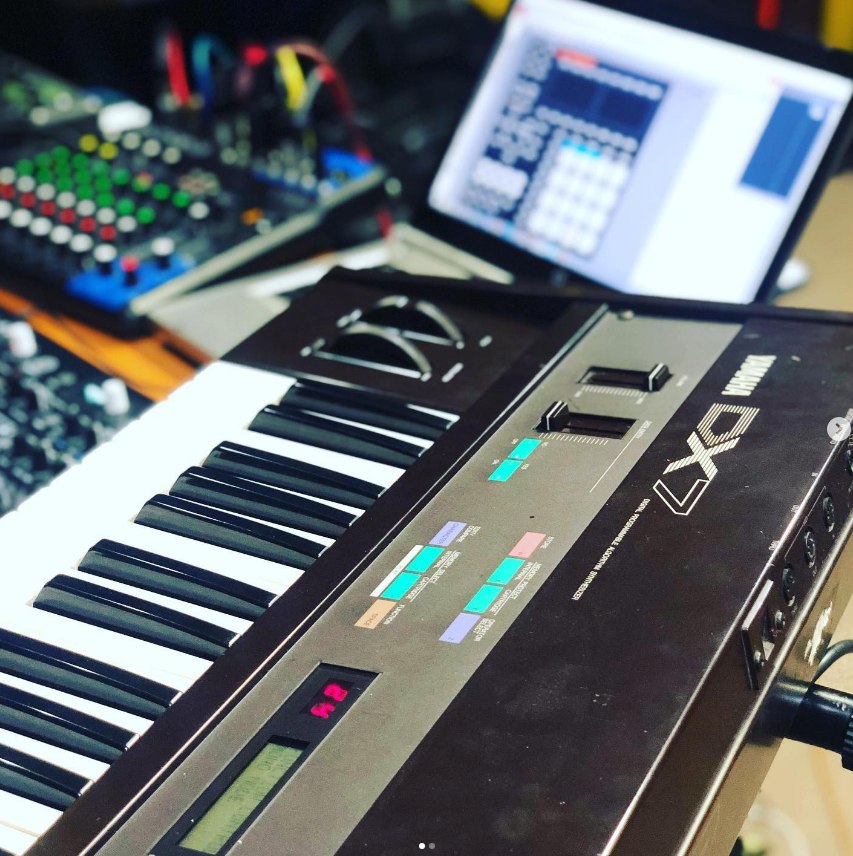 Teclado y equipo para diseño sonoro